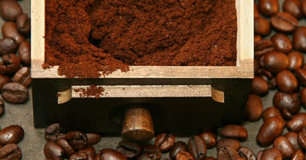 7 Easy Ways for Storing used Coffee Grounds